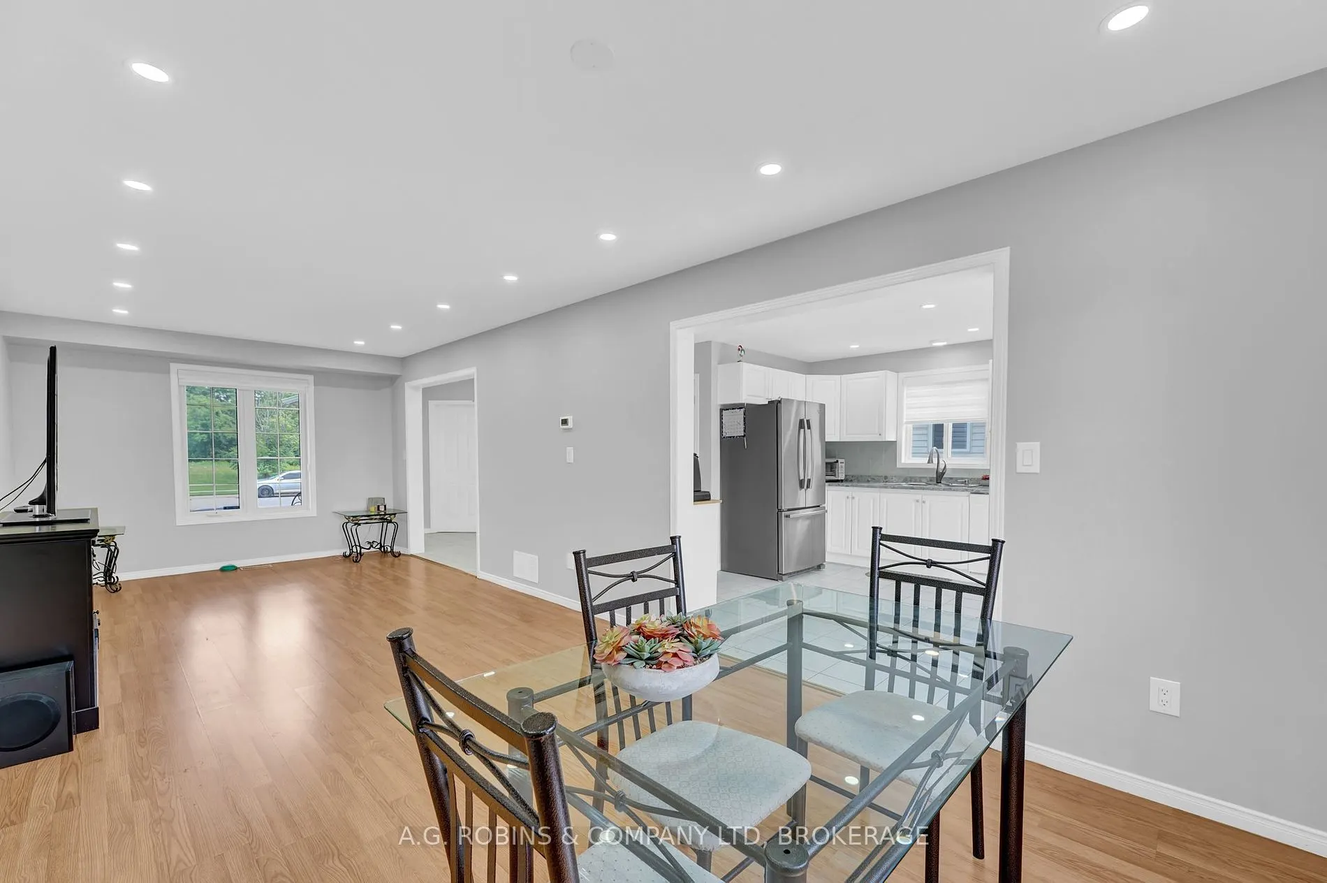 5 Longview Dr