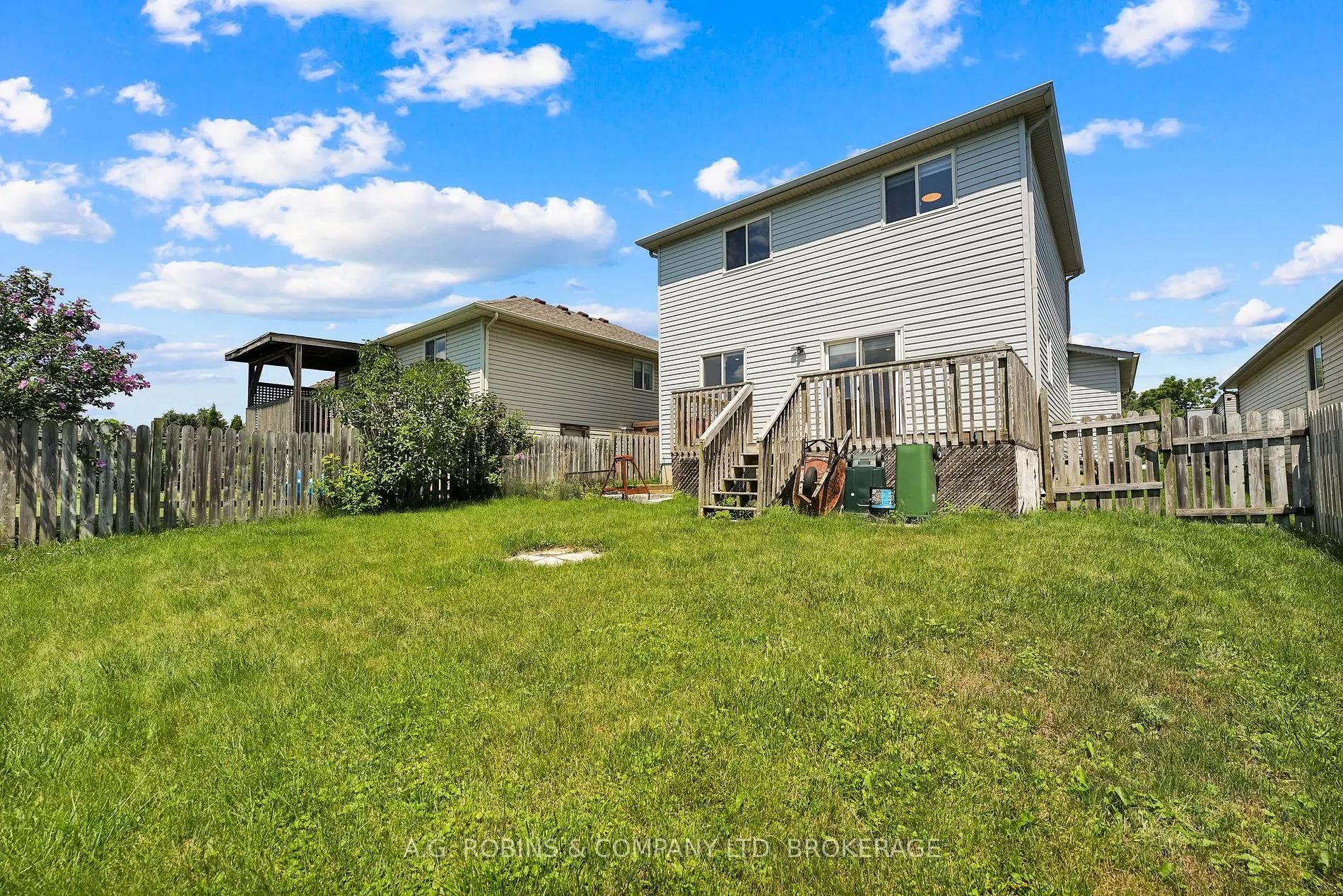 5 Longview Dr