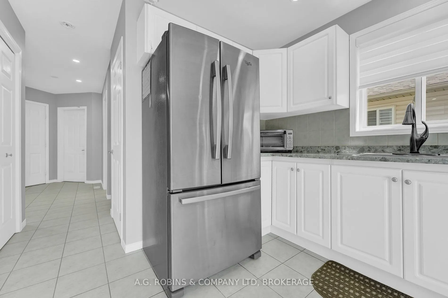 5 Longview Dr