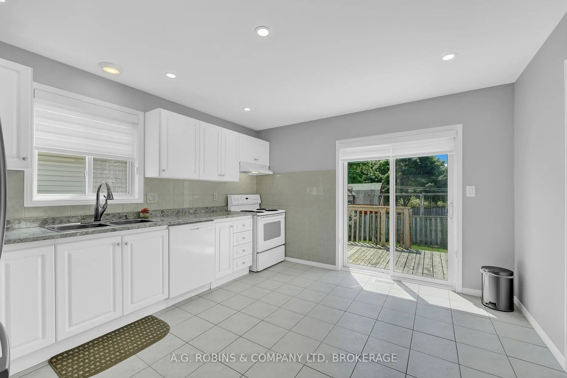 5 Longview Dr