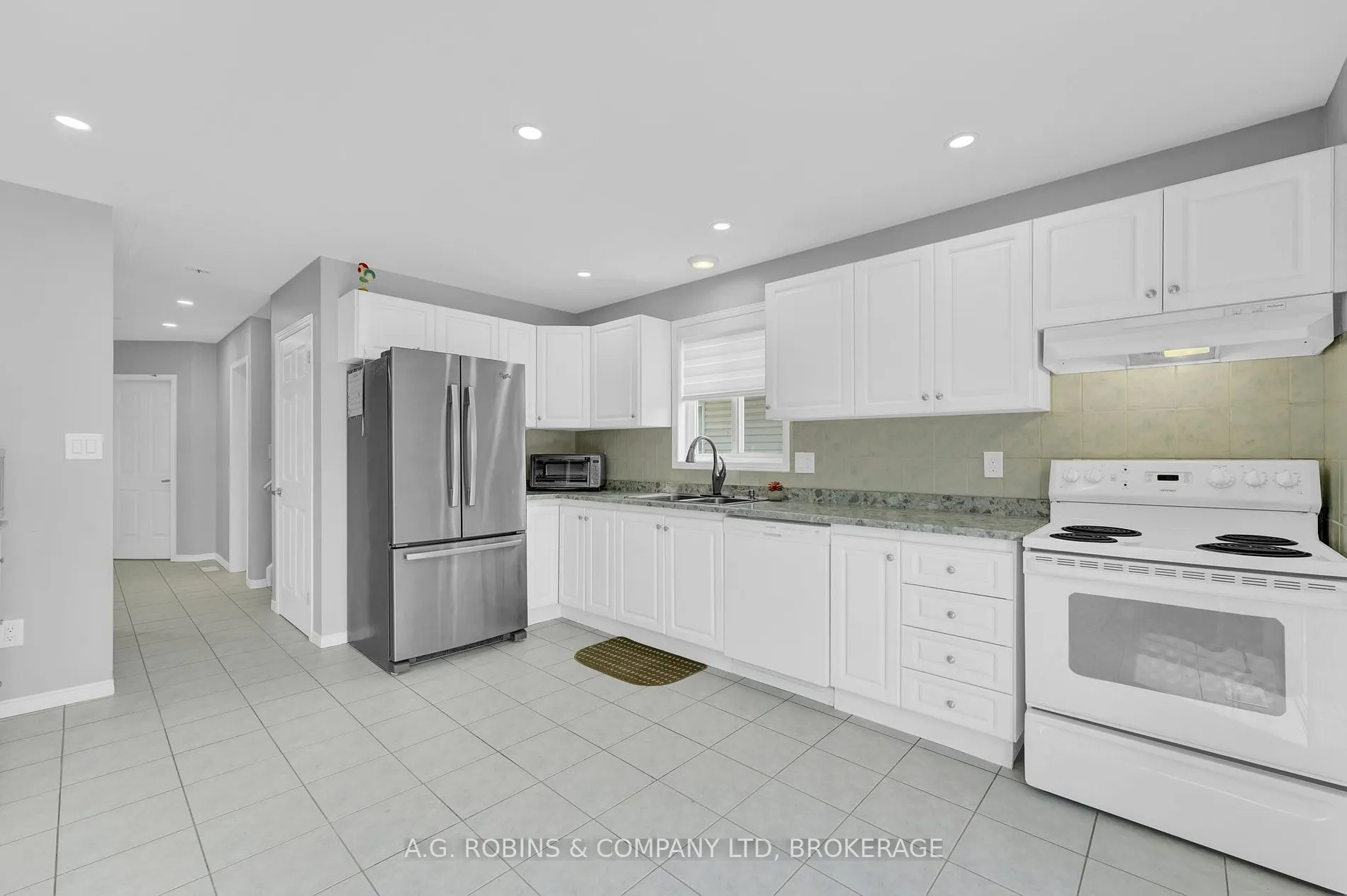 5 Longview Dr
