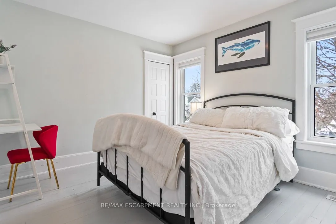 4297 East Ave, #1