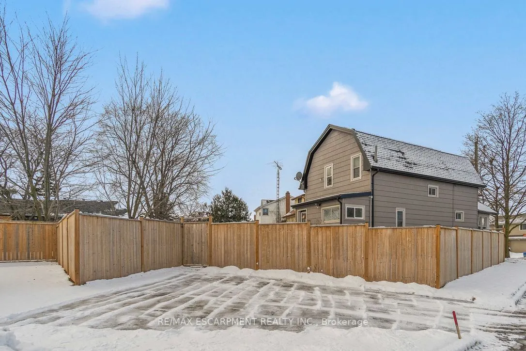 4297 East Ave, #1