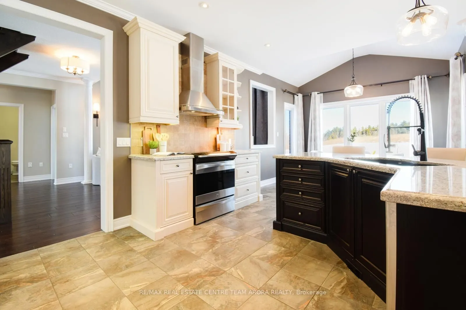 100 Chesswood Trail