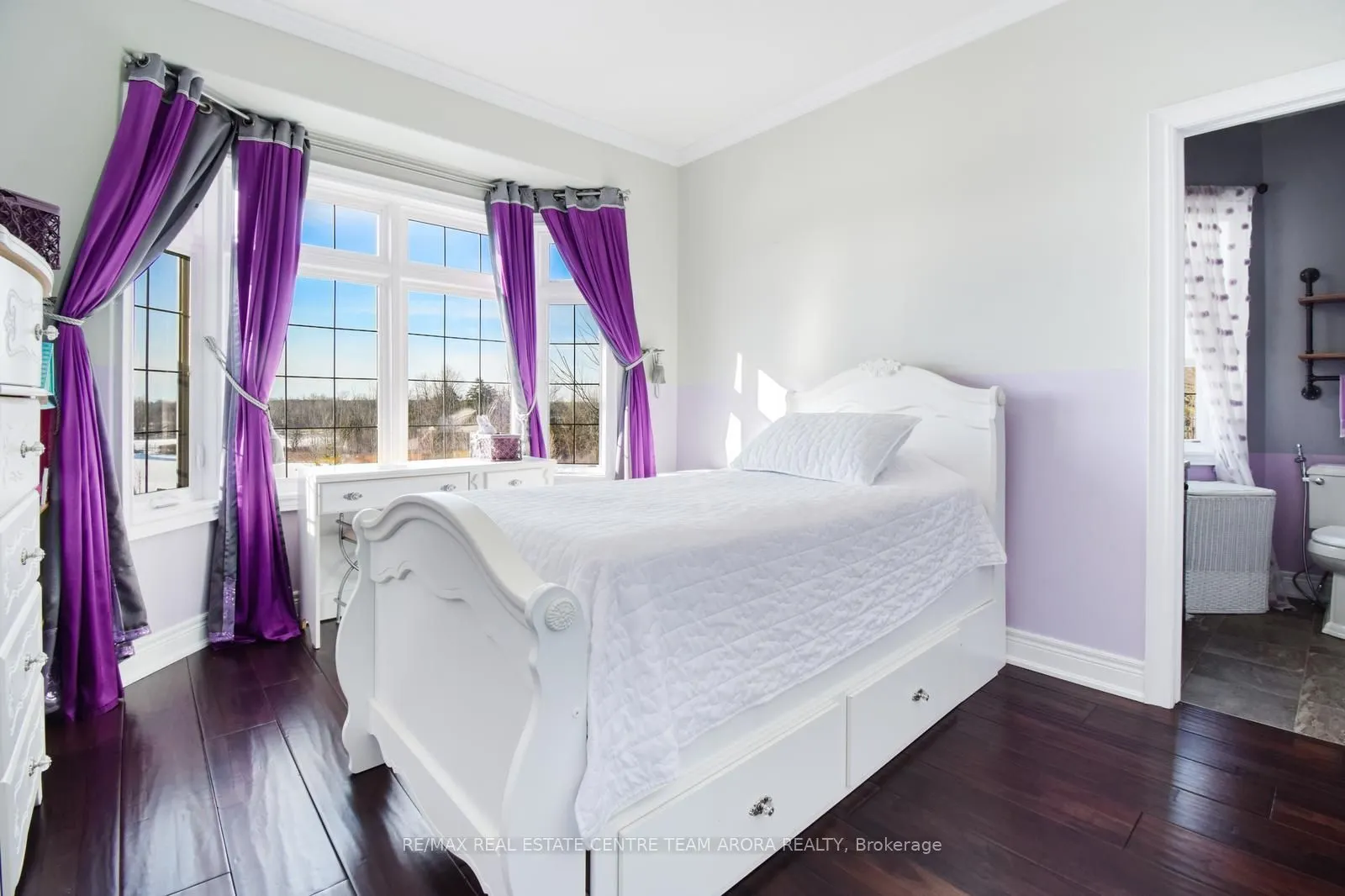 100 Chesswood Trail