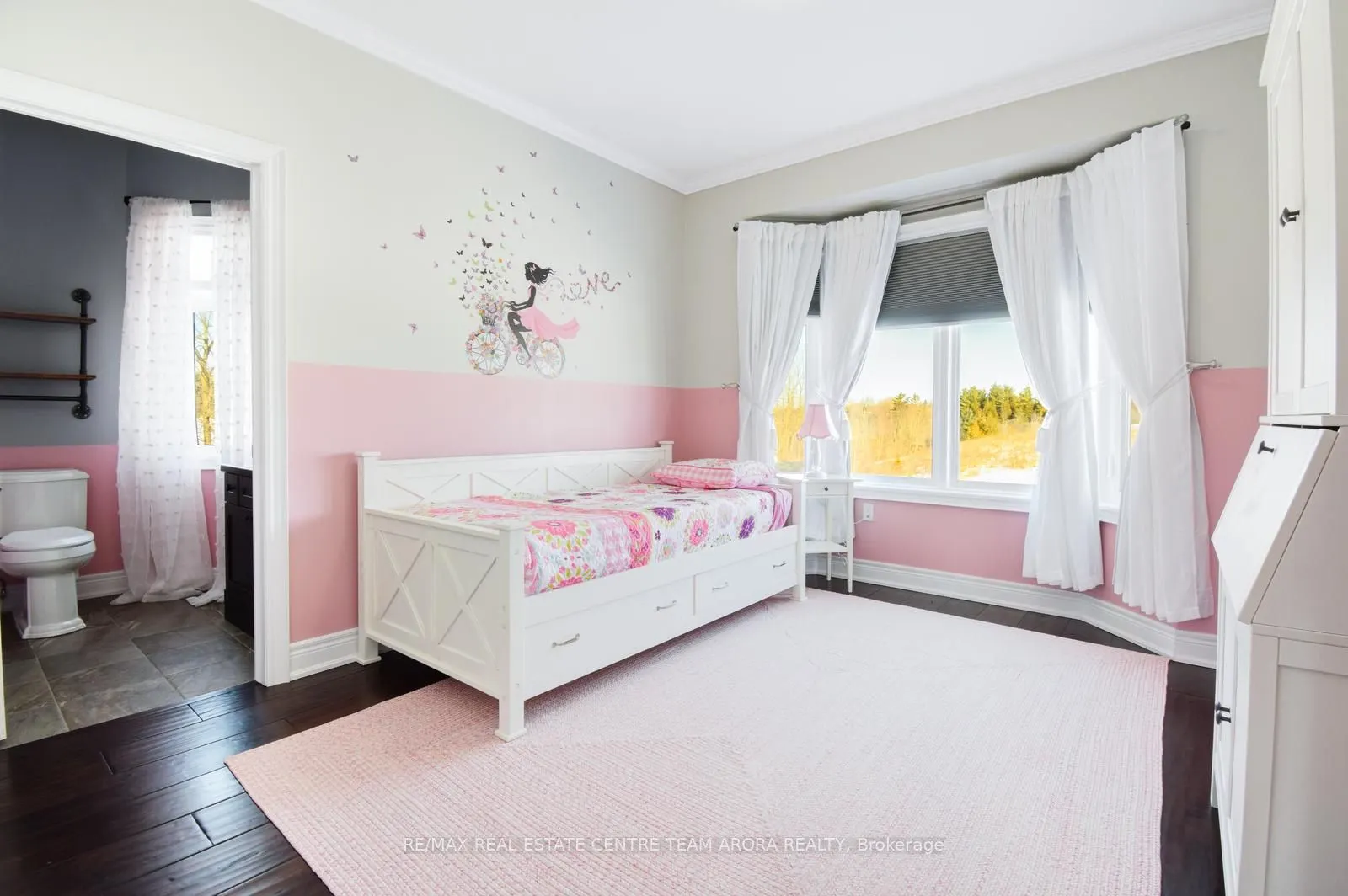 100 Chesswood Trail