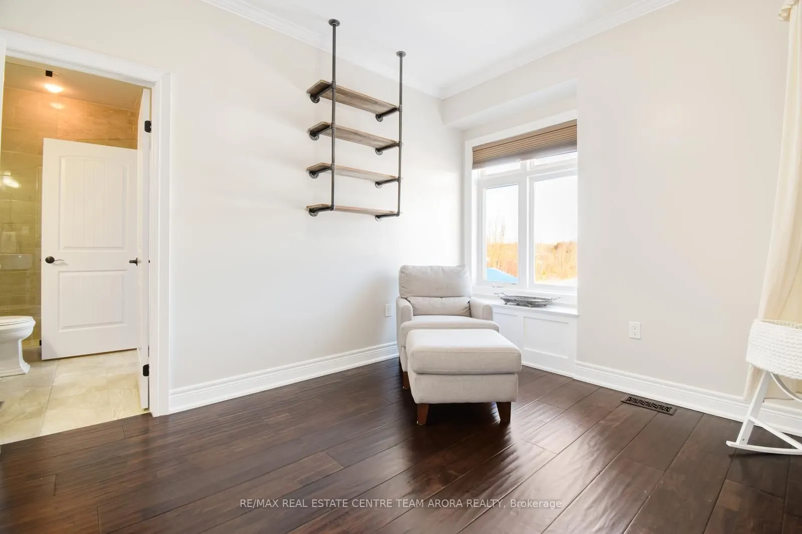 100 Chesswood Trail
