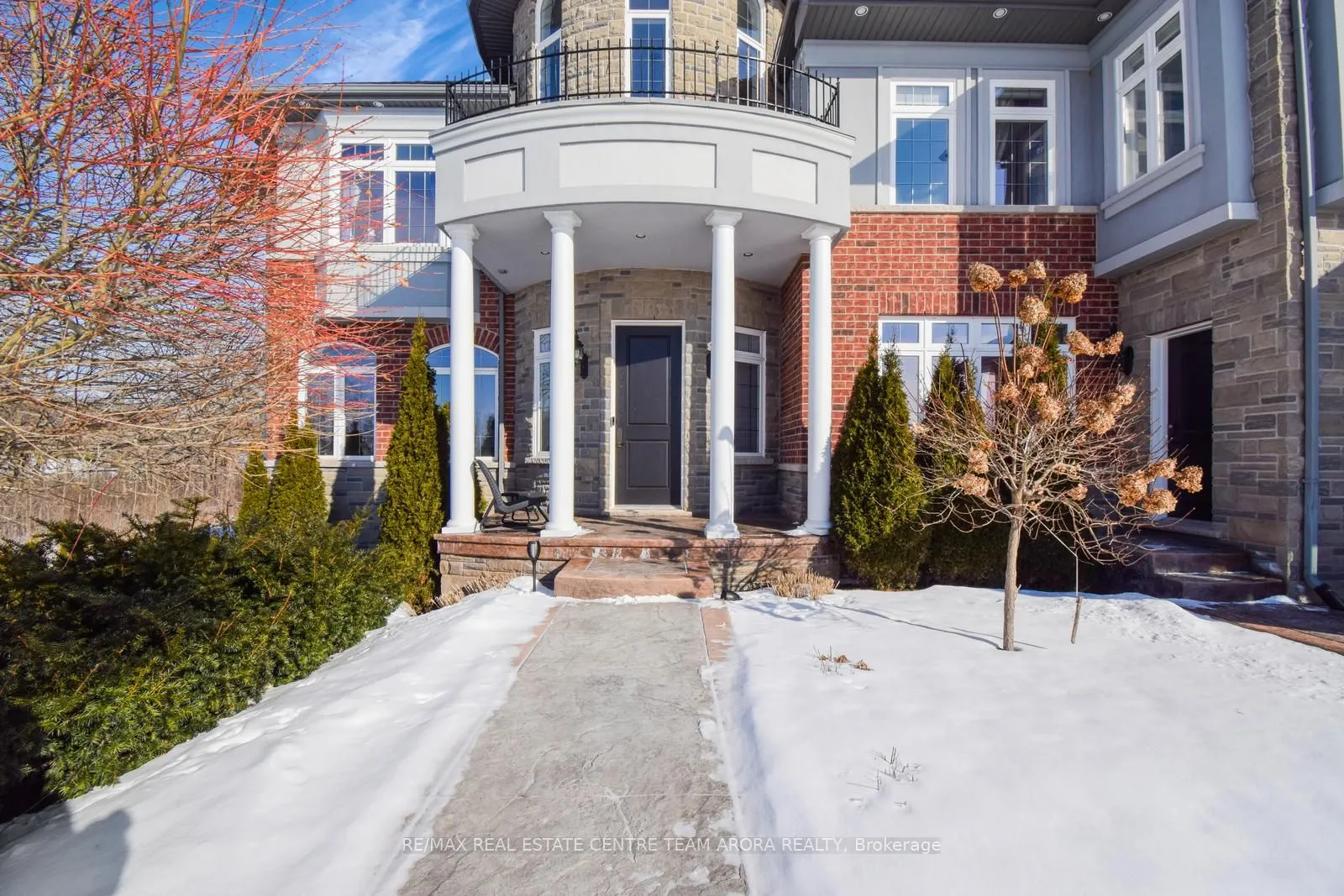 100 Chesswood Trail