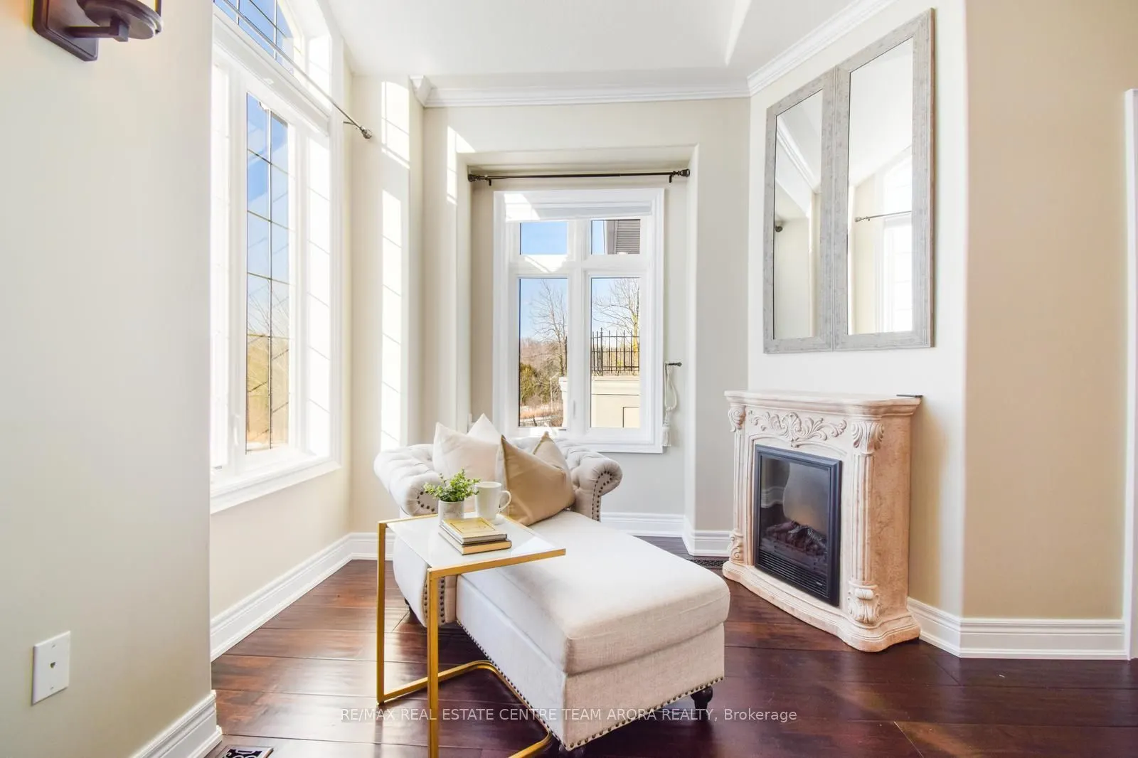 100 Chesswood Trail