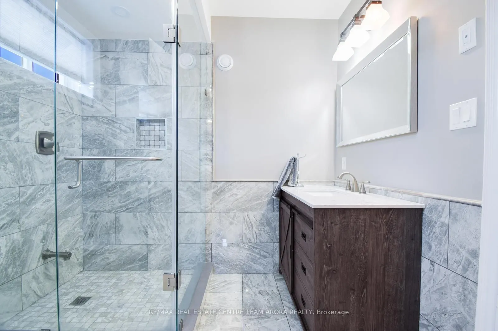 100 Chesswood Trail