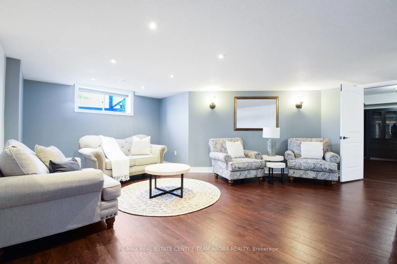 100 Chesswood Trail