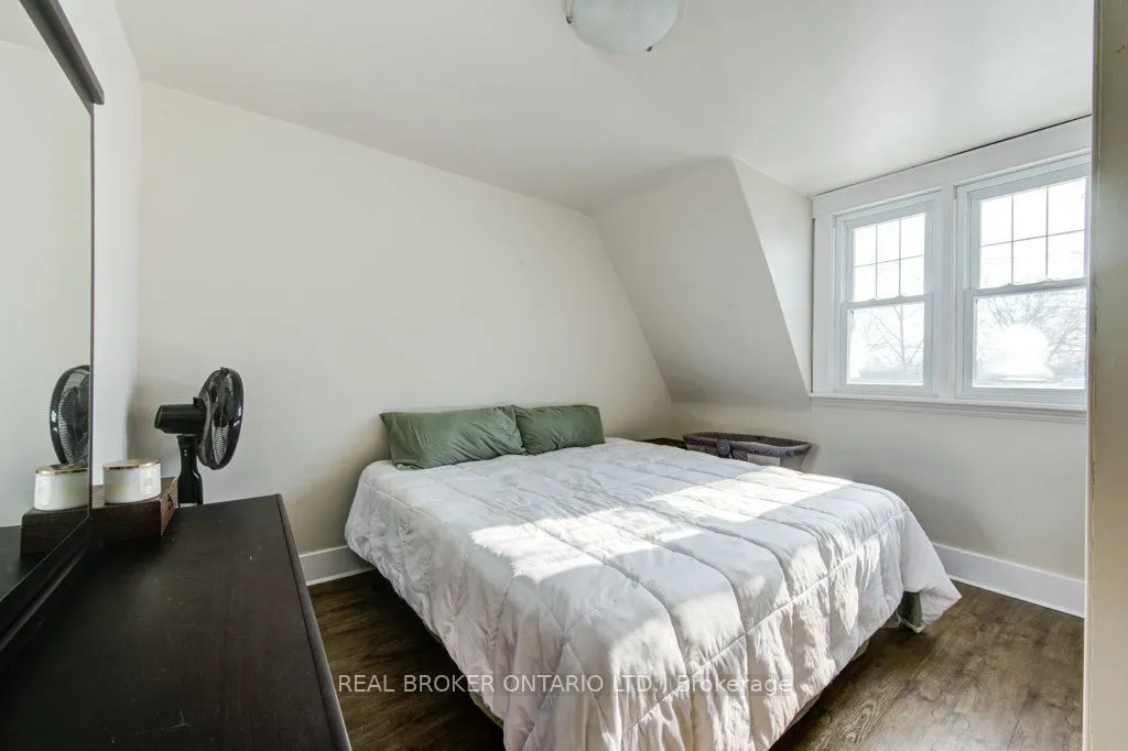 307 Elizabeth St