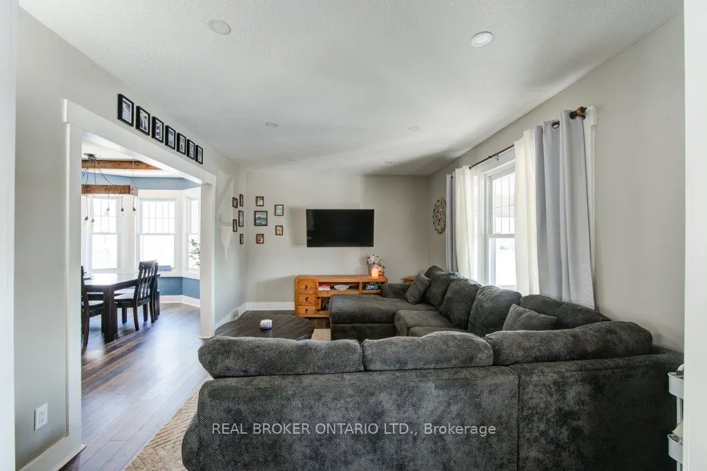 307 Elizabeth St