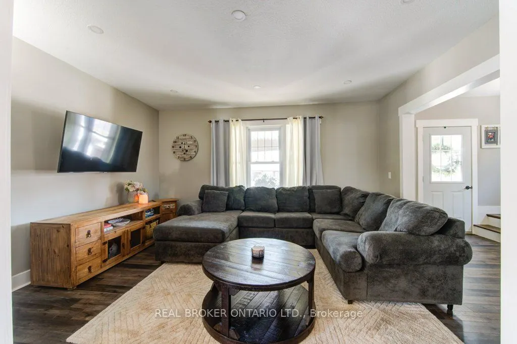 307 Elizabeth St
