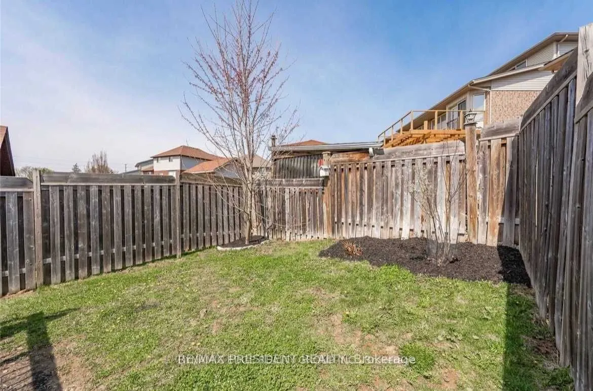 22 Davison Dr