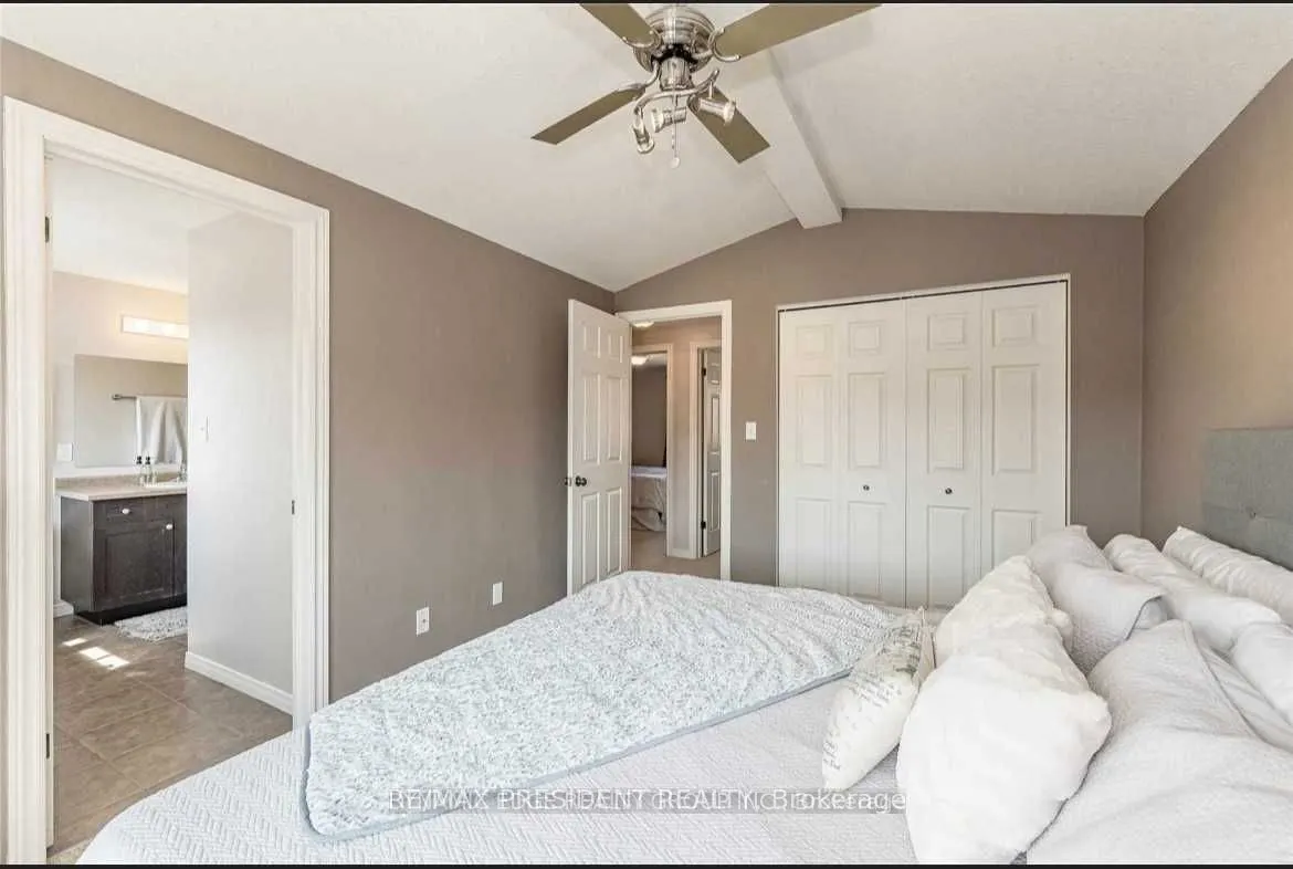 22 Davison Dr