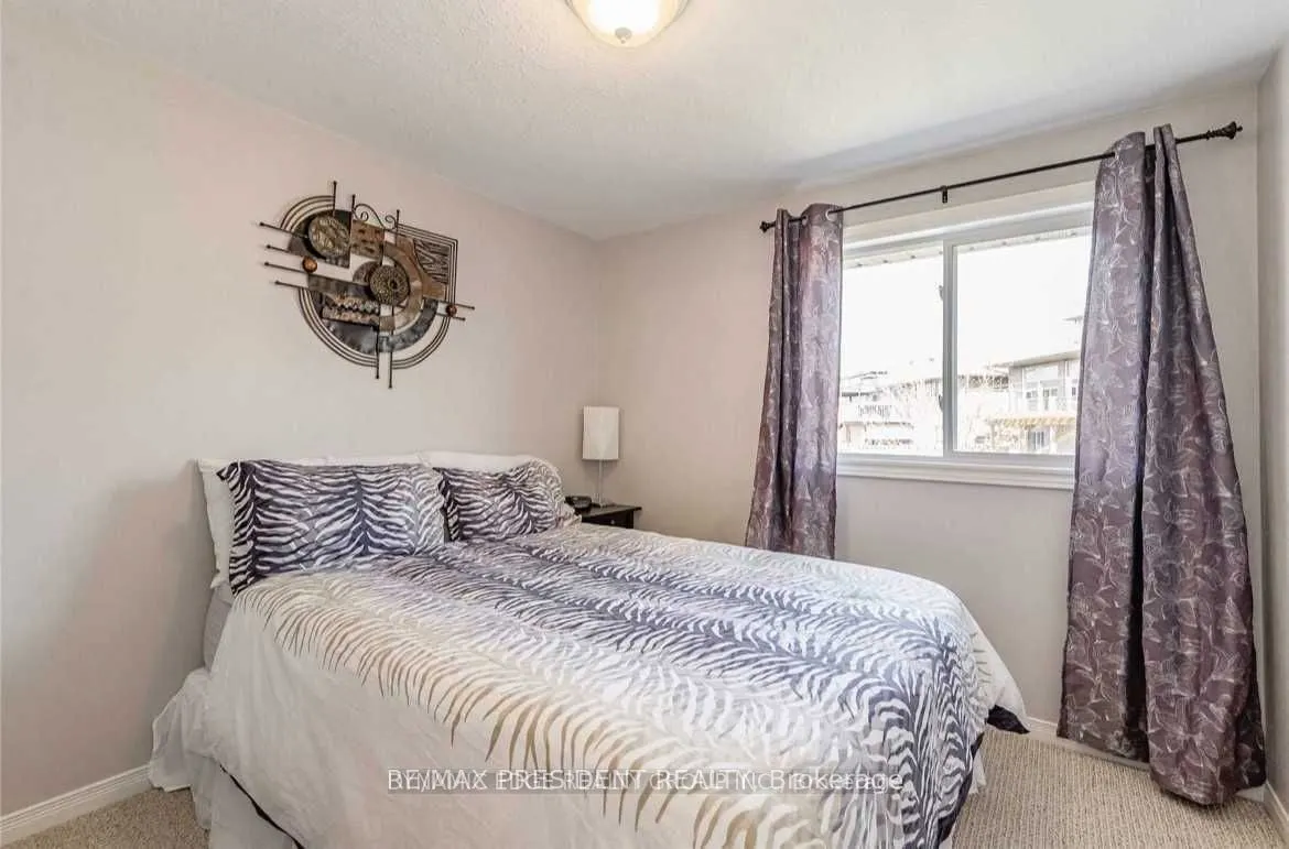 22 Davison Dr