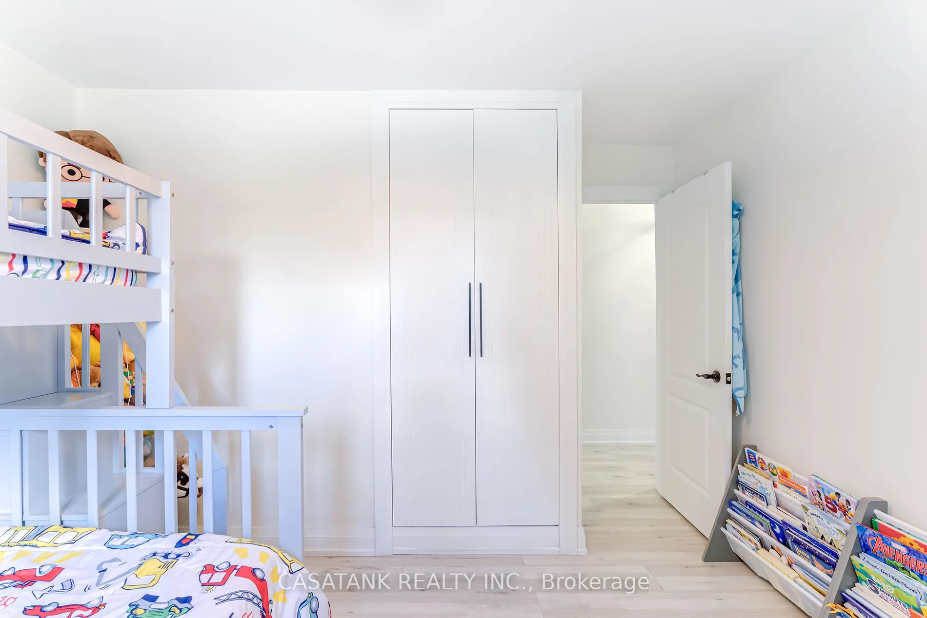 11 Peter St