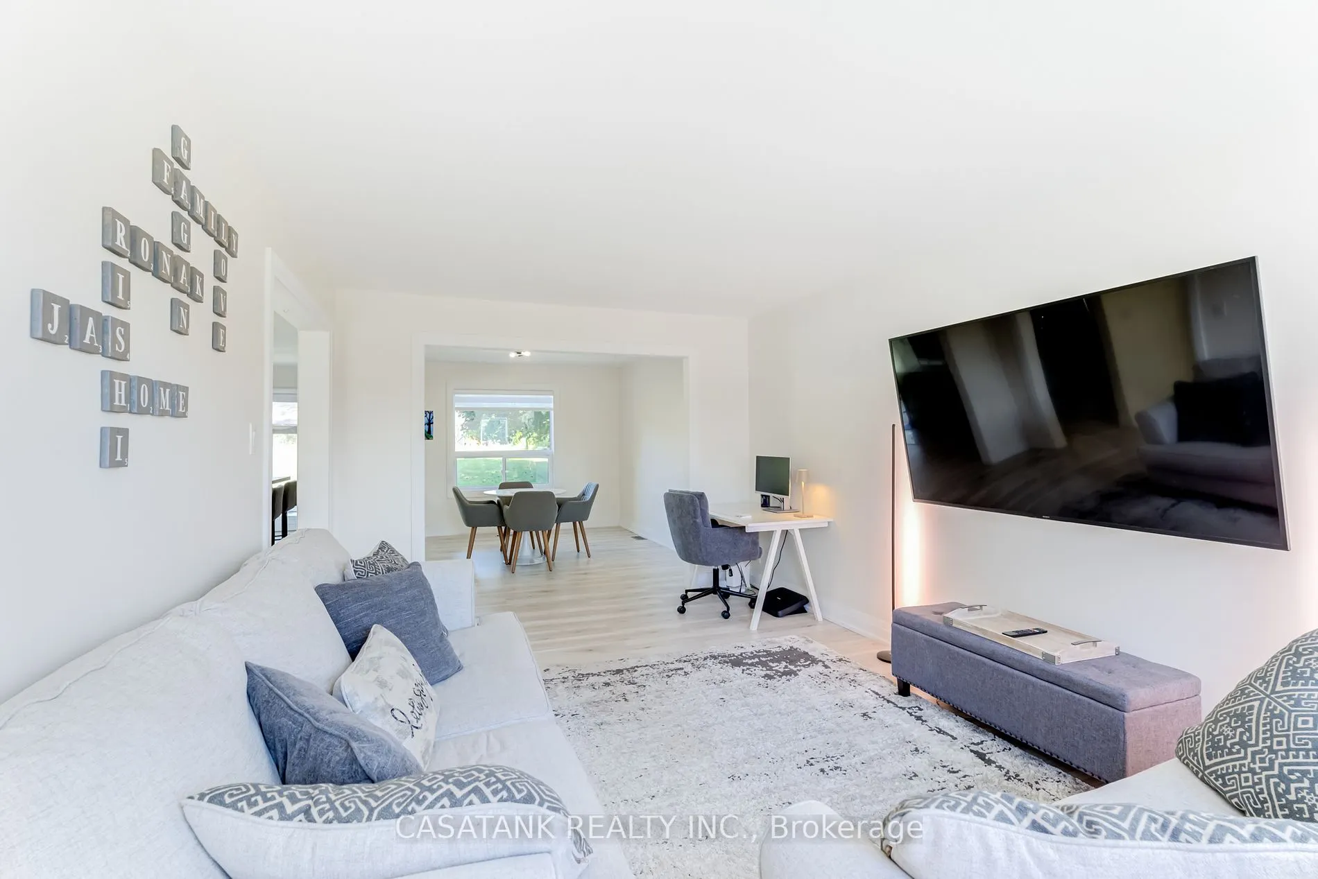 11 Peter St