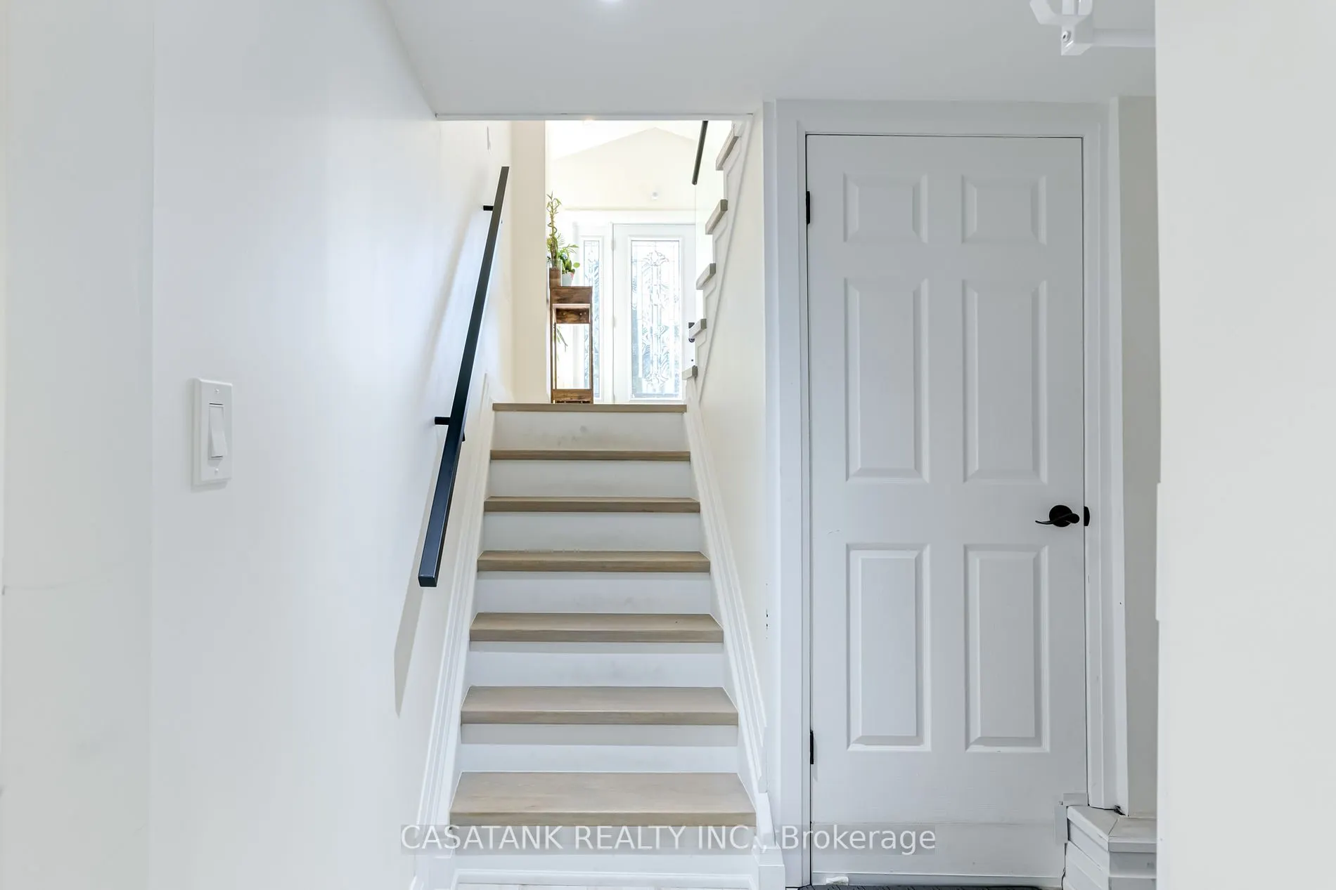 11 Peter St