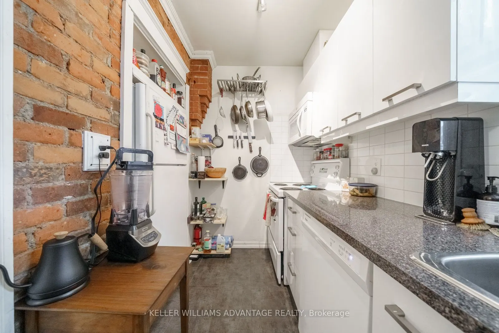 11 Proctor Blvd, #main