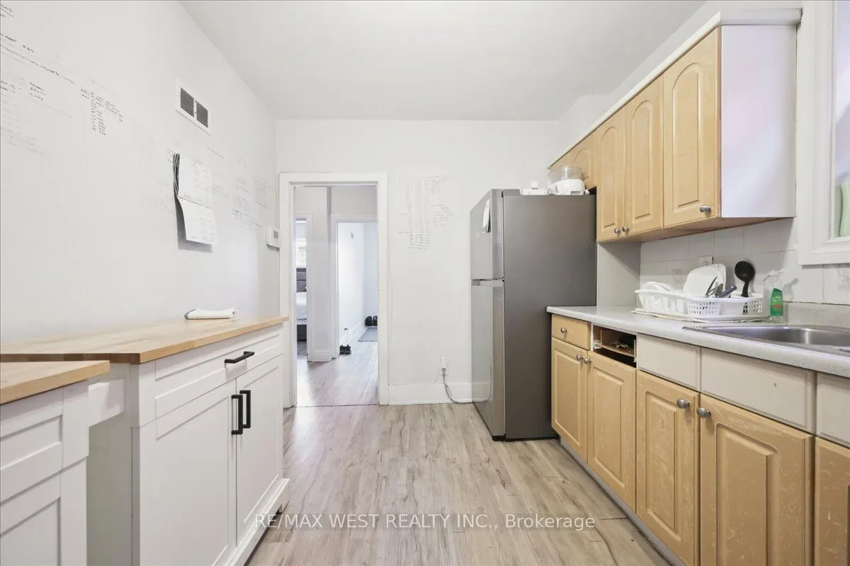 102 Parkdale Avenue