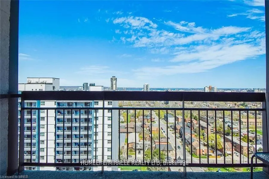 150 Charlton Ave E, #2303