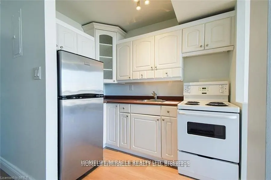 150 Charlton Ave E, #2303