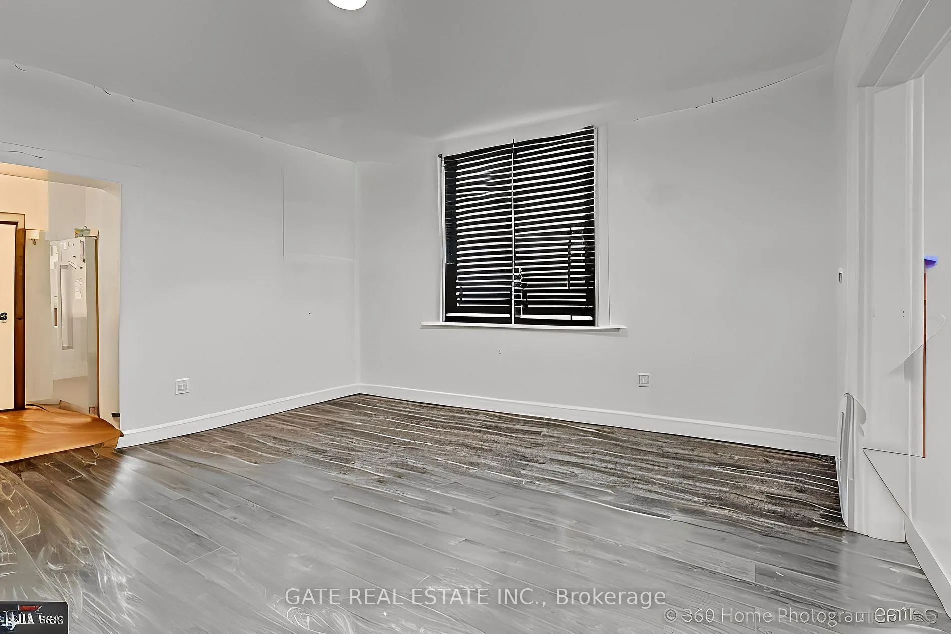 99 Leeming St