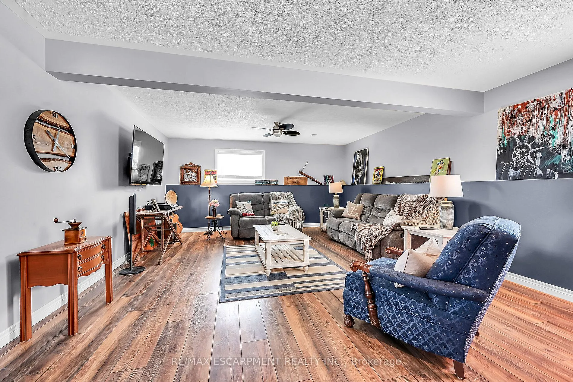 10 Oak St