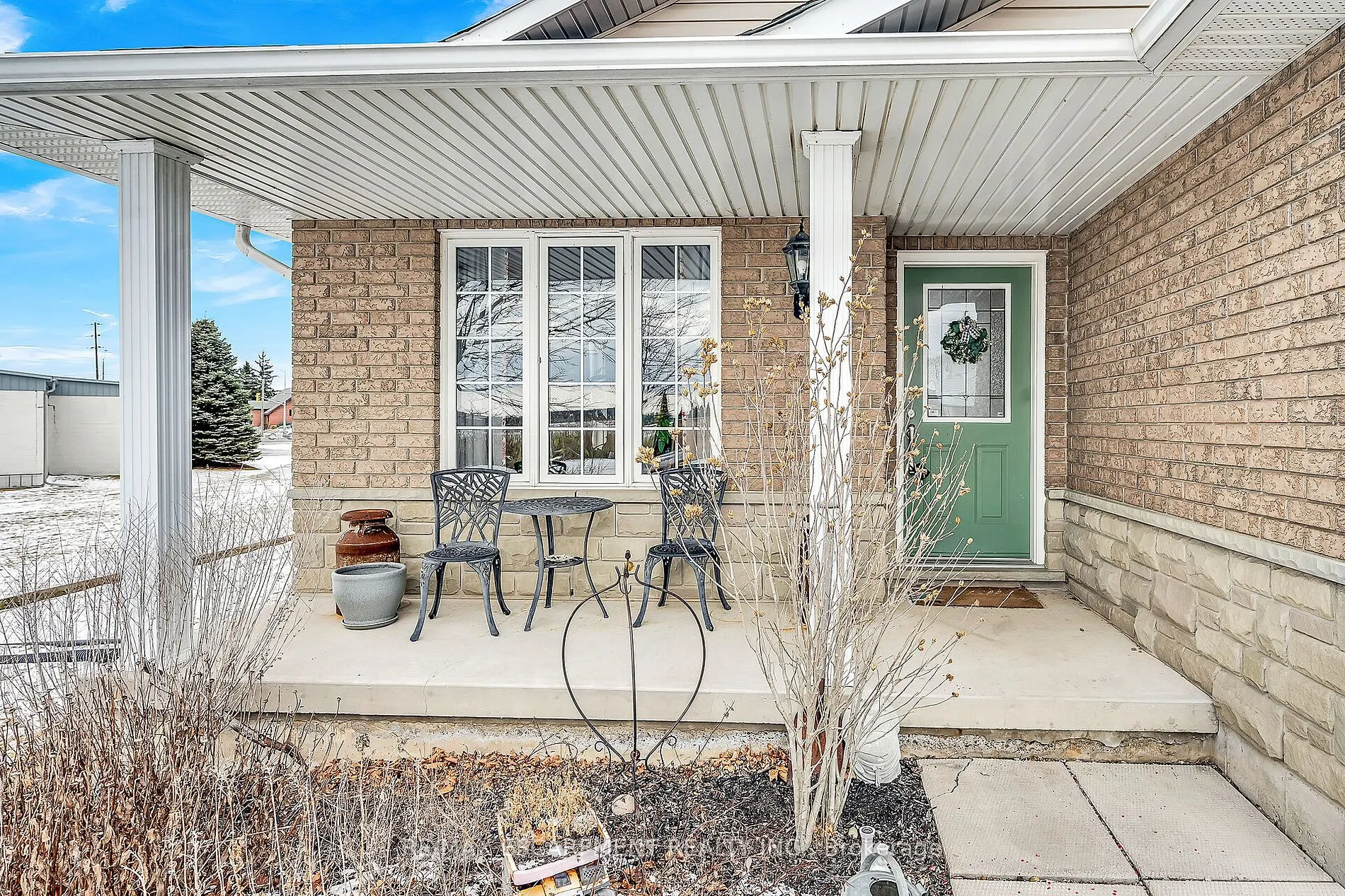 10 Oak St