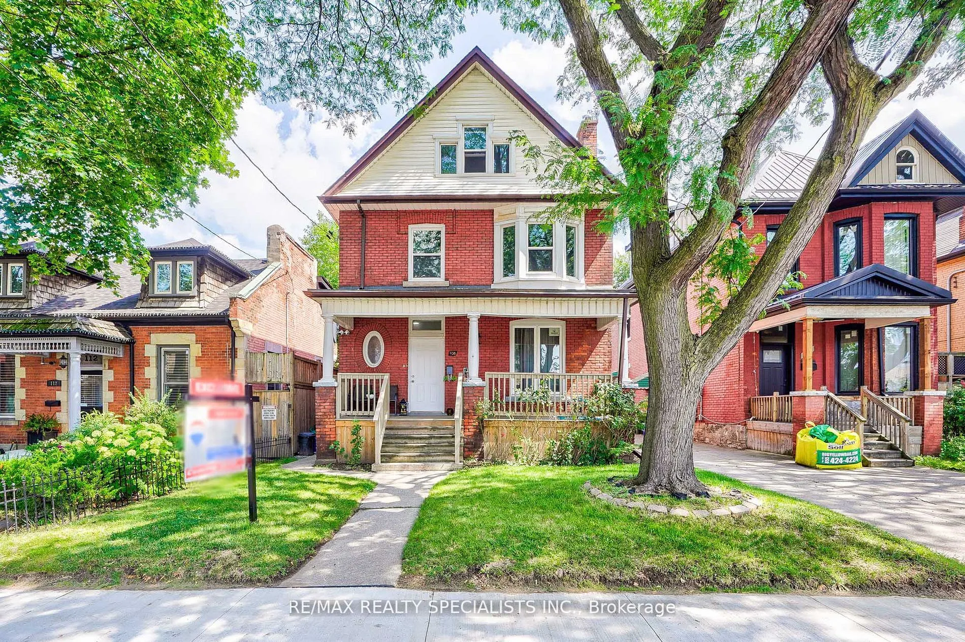 108 Victoria Avenue N