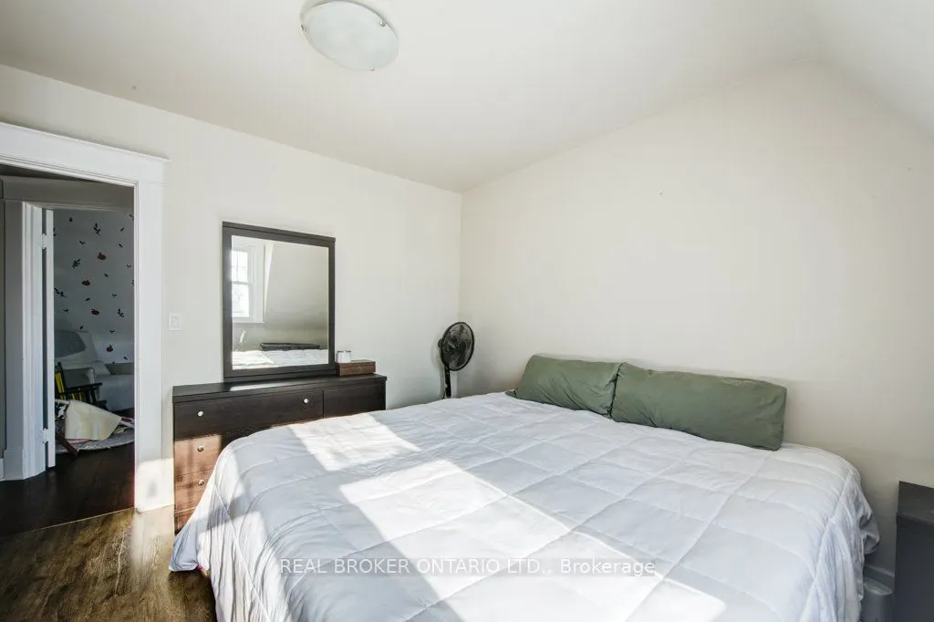 307 Elizabeth St