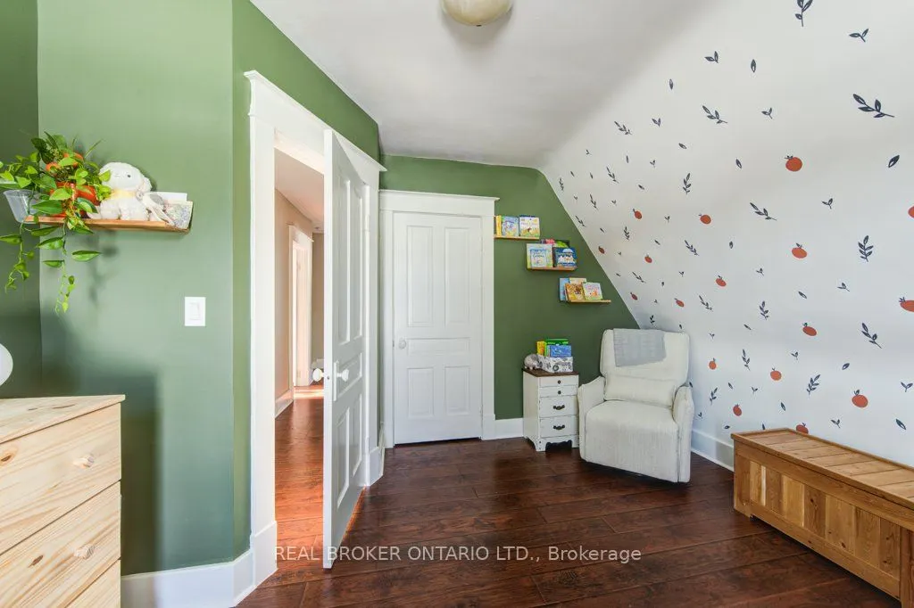 307 Elizabeth St