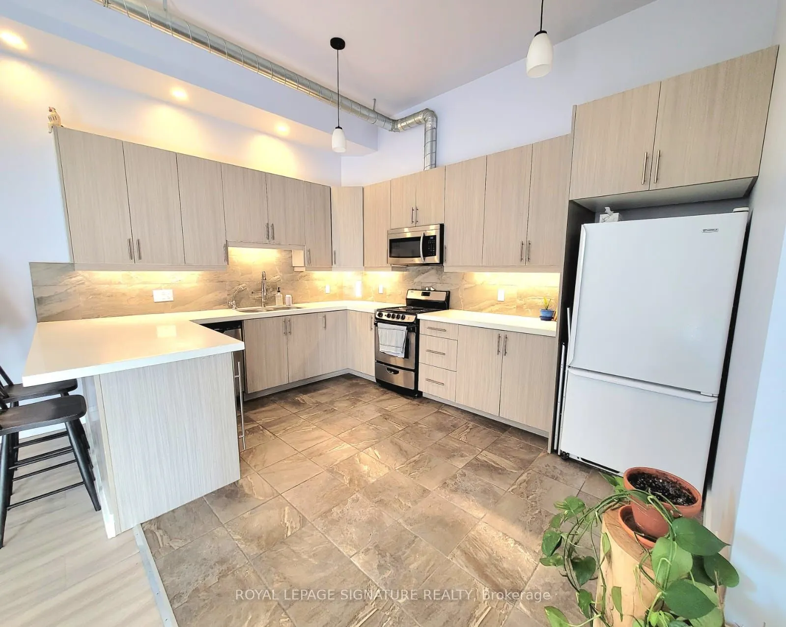 904 Paisley Rd, #105