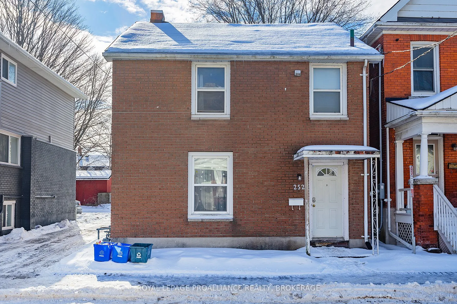 252 William St