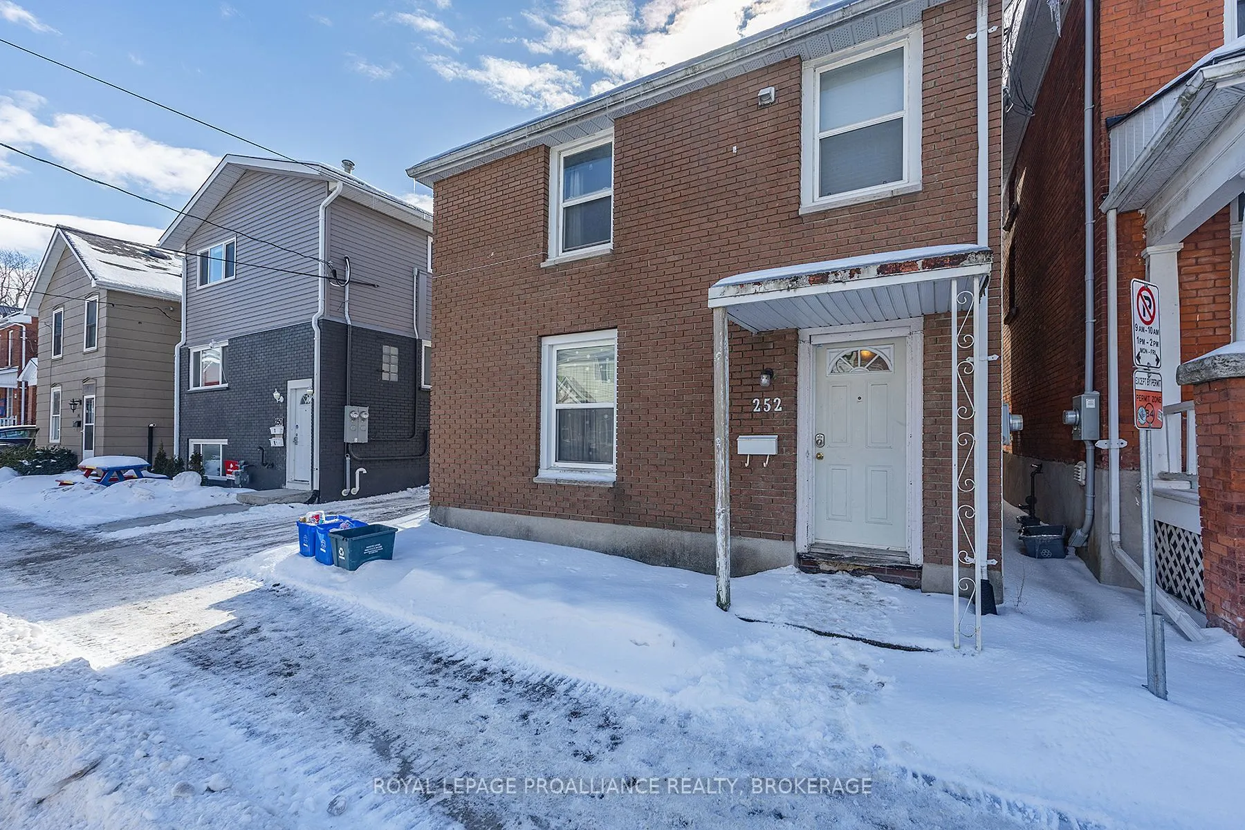 252 William St