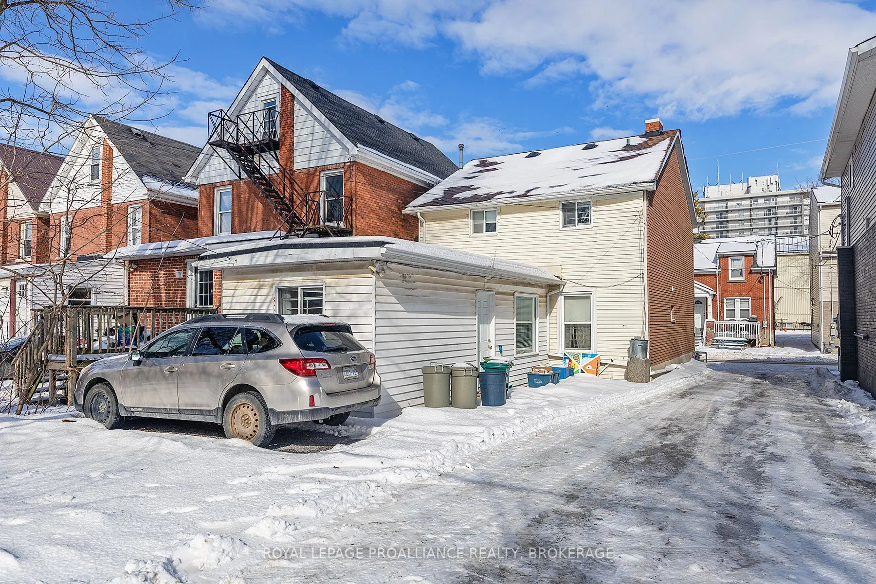 252 William St