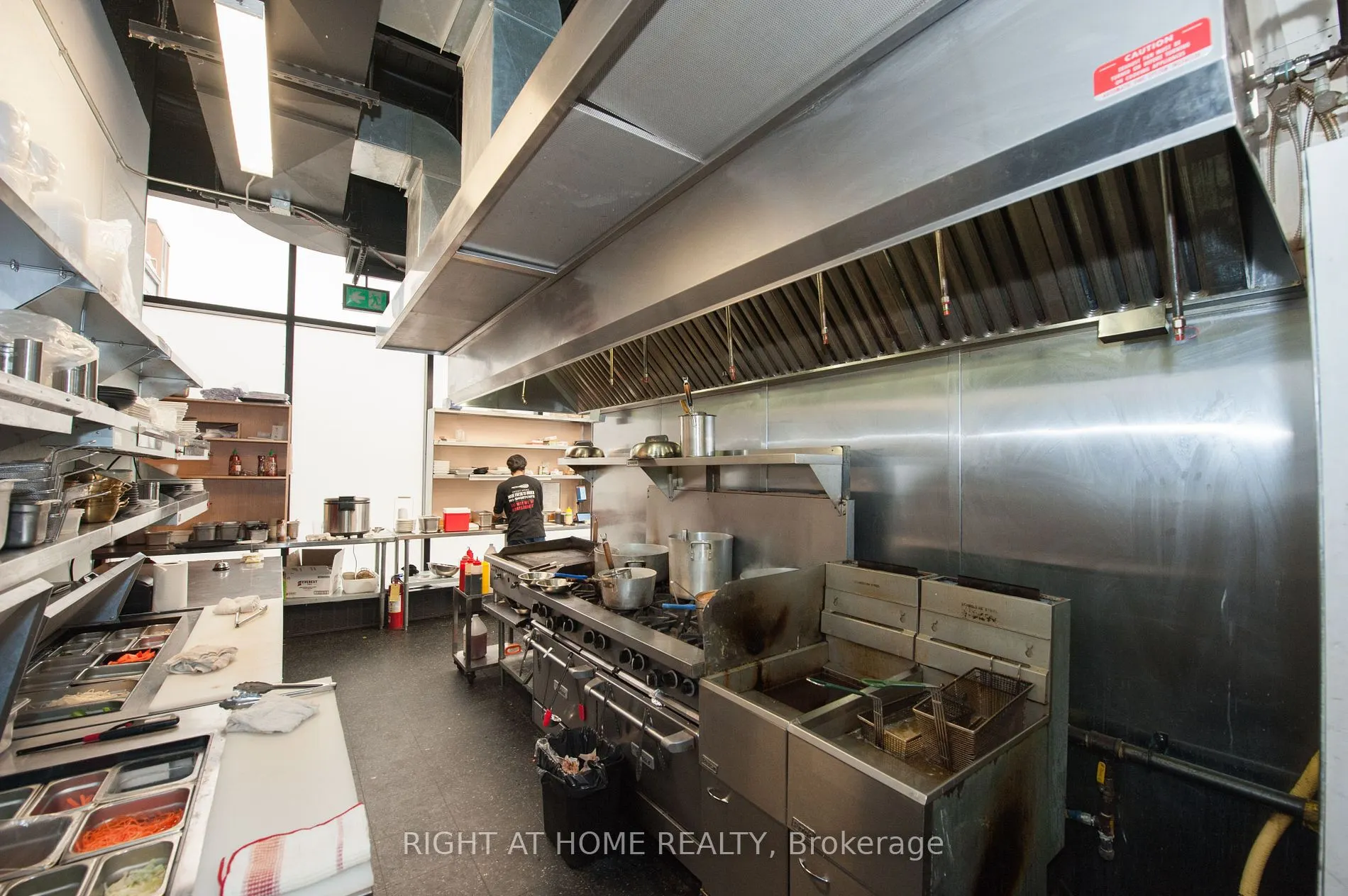 305 King Street W, #102