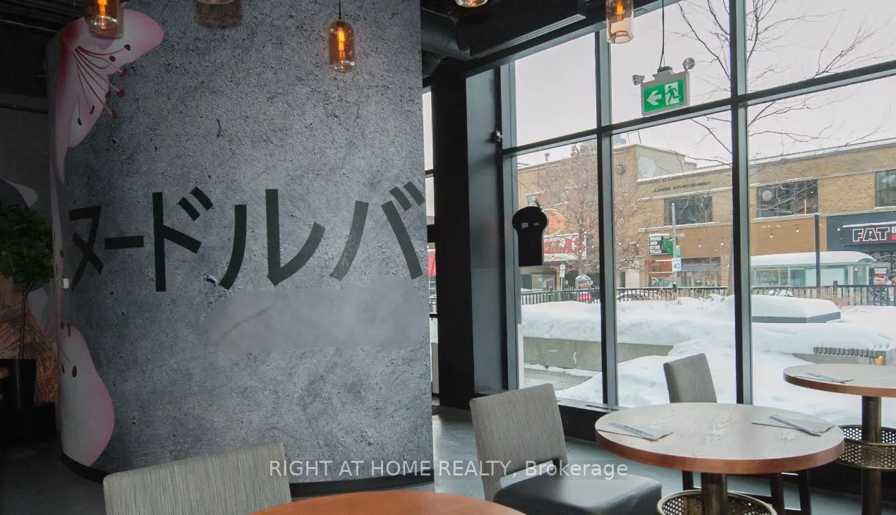 305 King Street W, #102