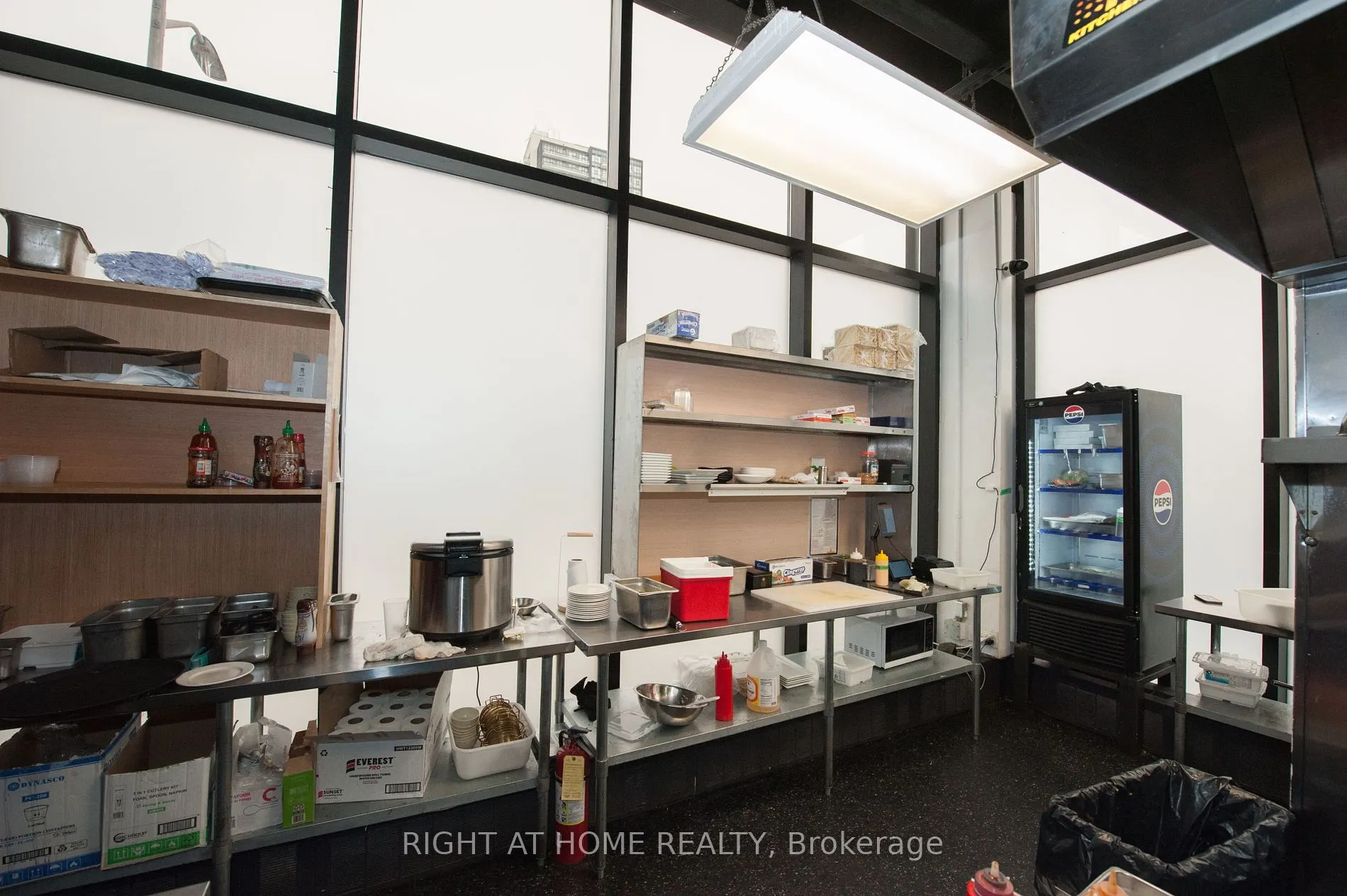 305 King Street W, #102