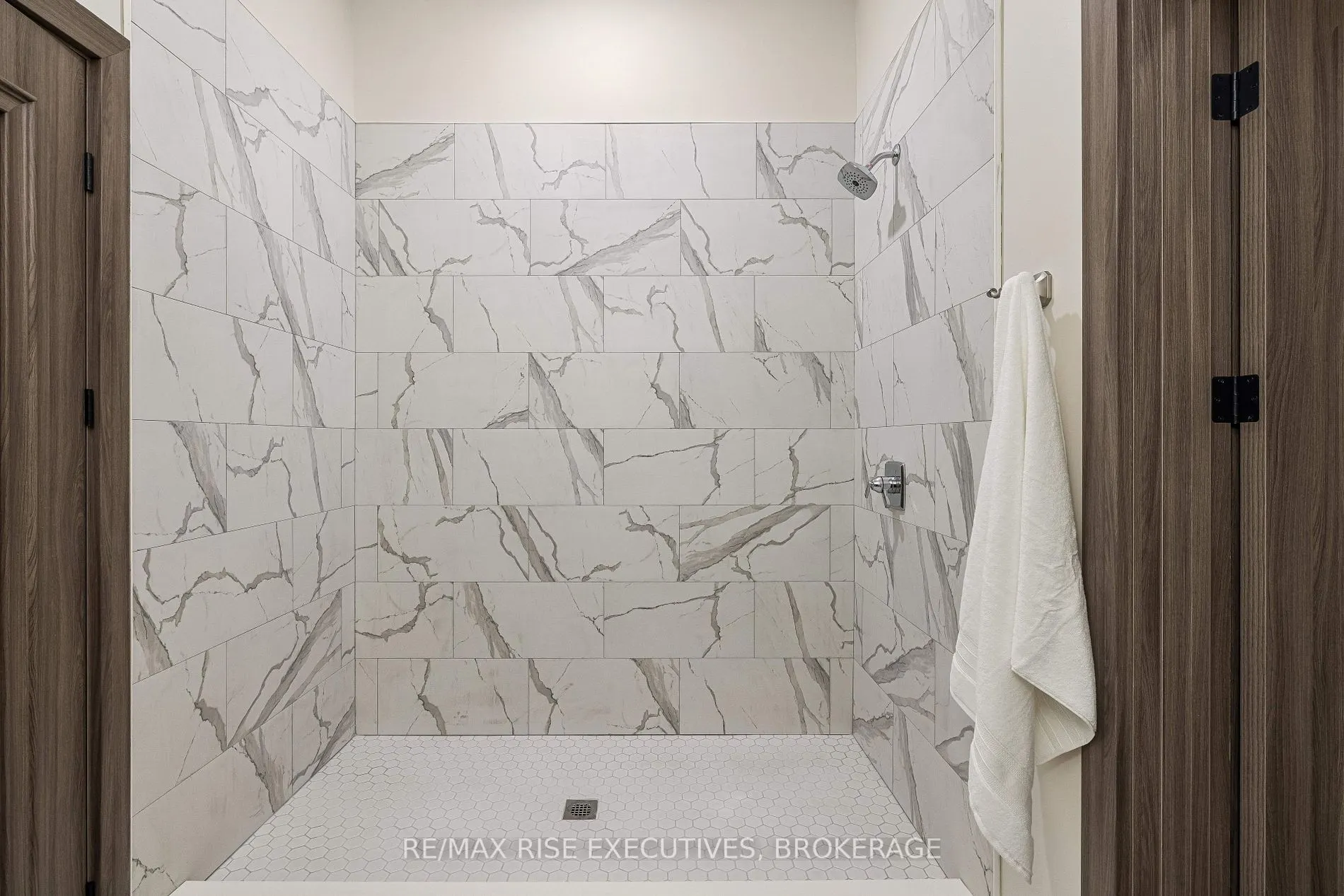 820 GARDINERS Road, #519