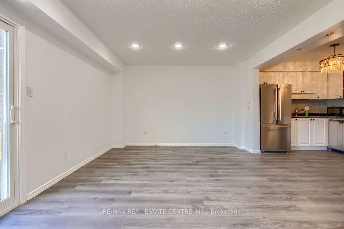 125 Sekura Crescent, #1