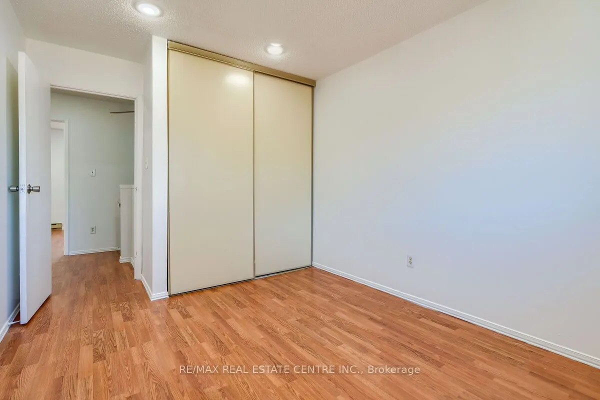 125 Sekura Crescent, #1