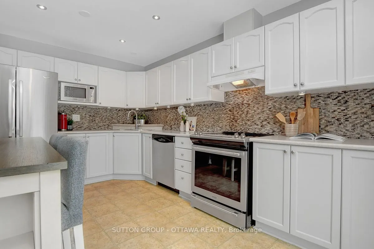 4225 Kelly Farm Dr