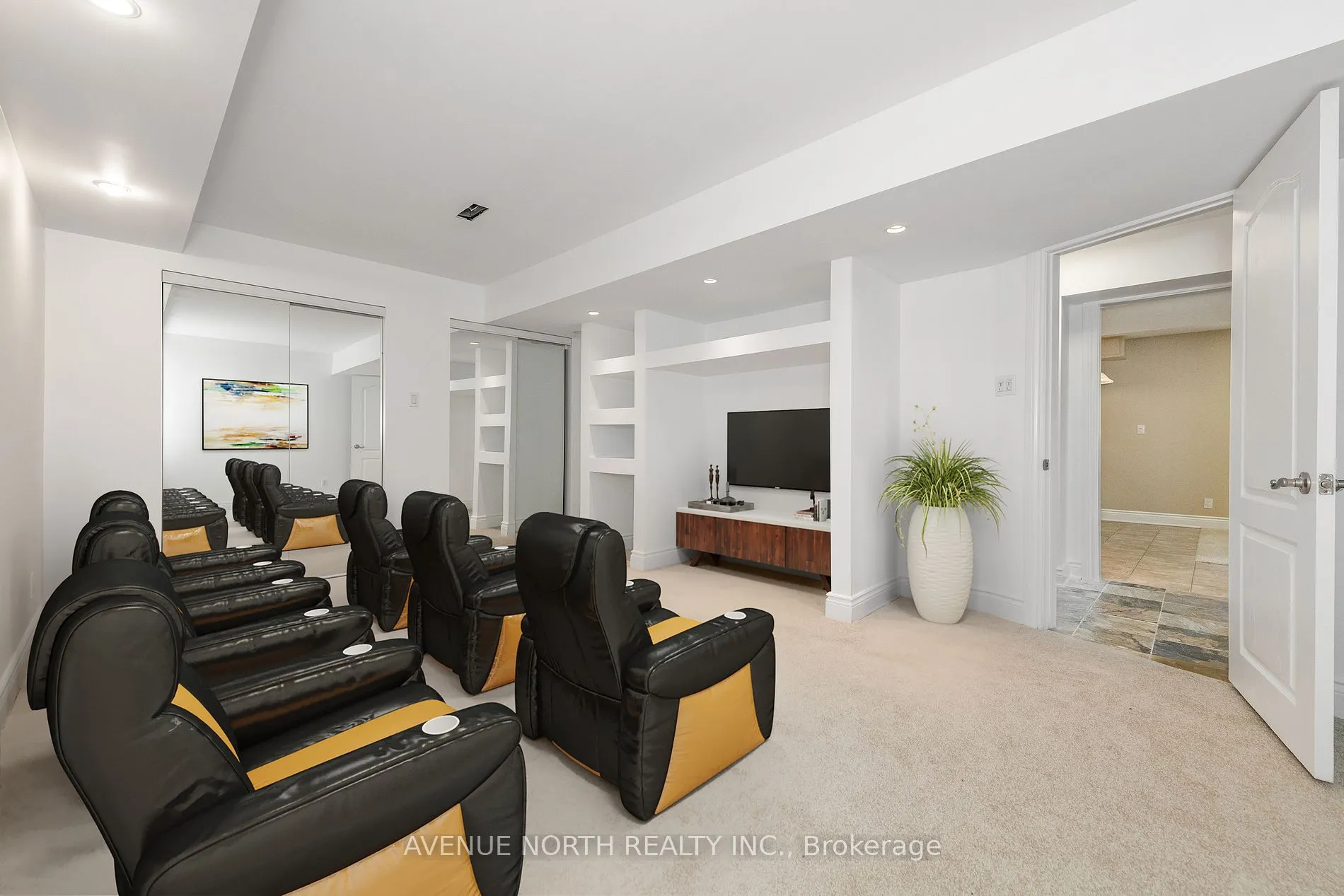 6804 LAKES PARK Drive