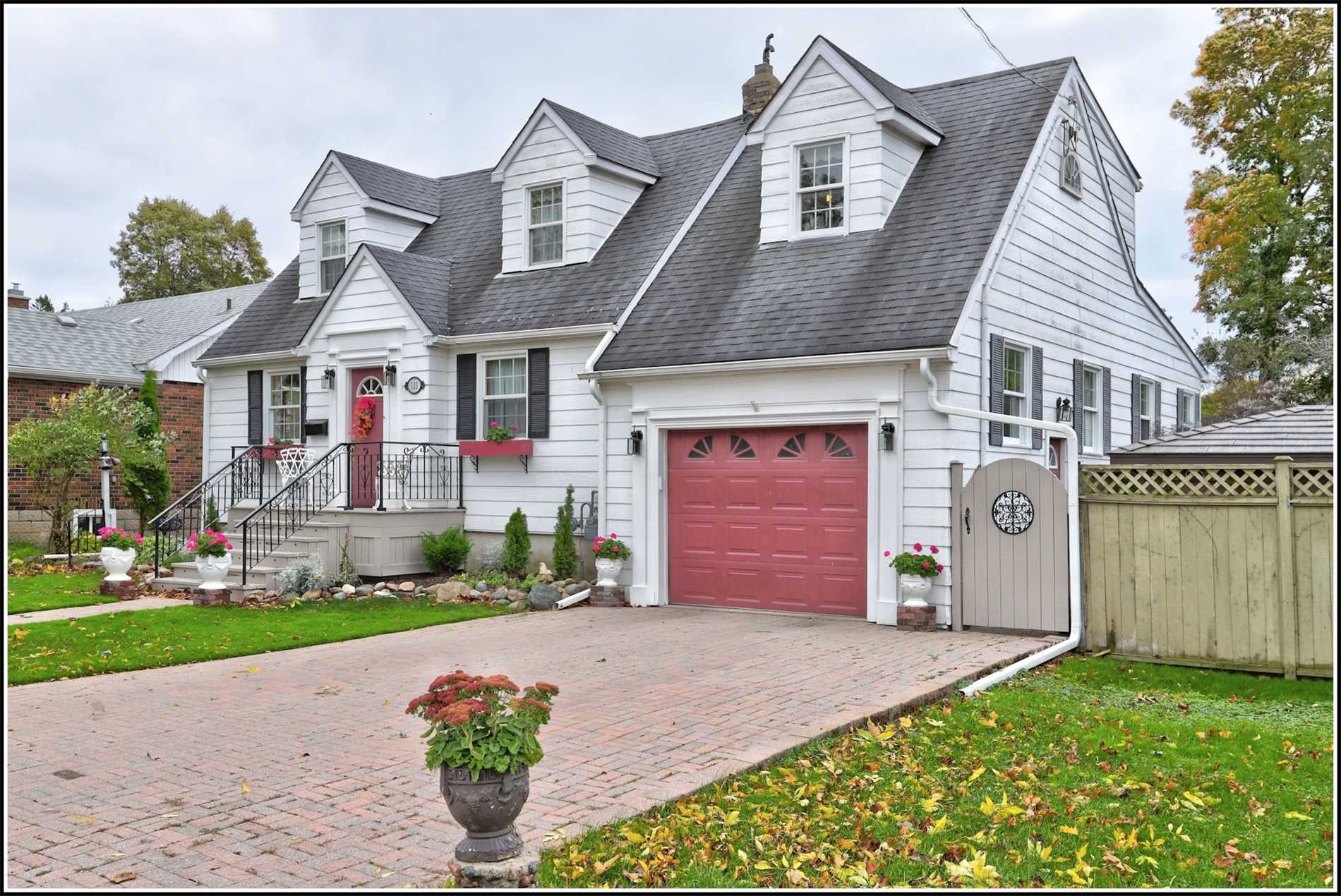 103 Chapel St, (MLS® X4611793) See this detached house for sale in