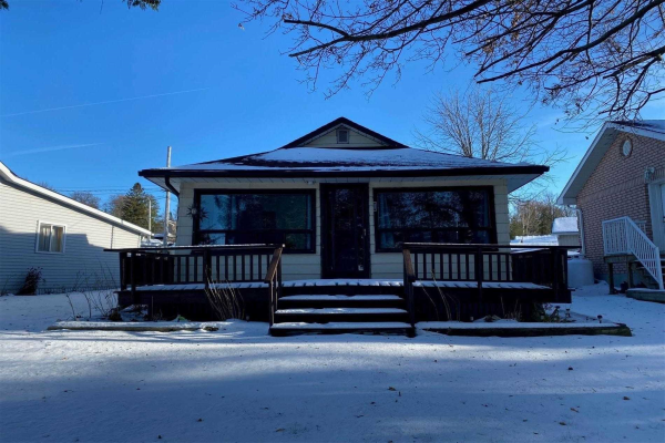 18 Third St, Kawartha Lakes