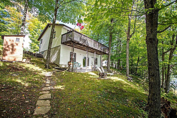 2247 Grindstone Lake Rd, North Frontenac