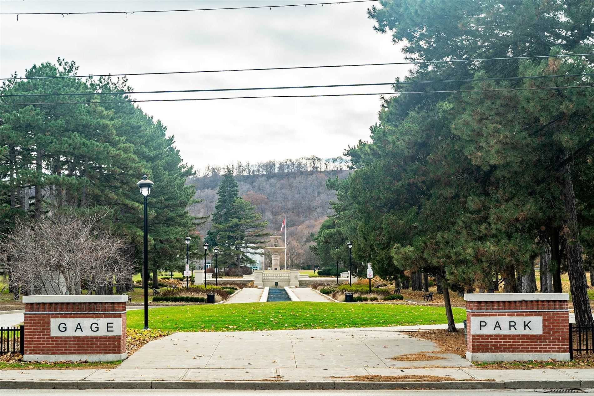 110 Kensington Ave S